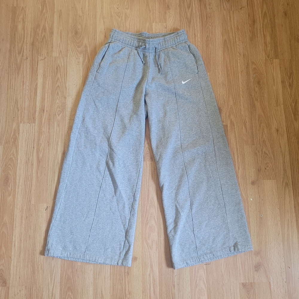 Nike sweats, size small, heather grey